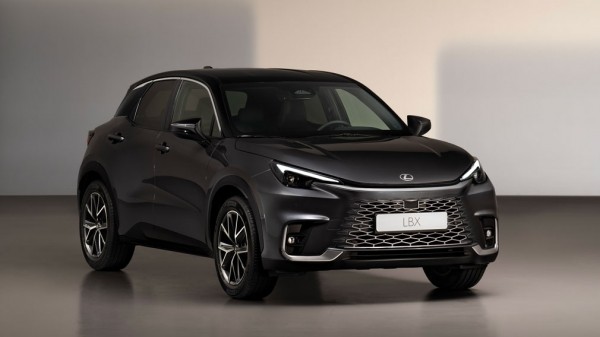 Lexus представил новый компактный кроссовер Lexus представил новый компактный кроссовер