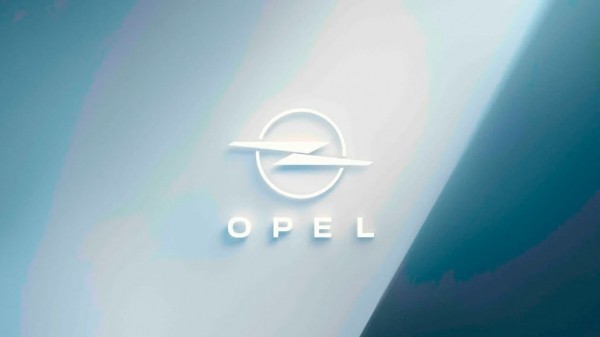 Представлен обновленный логотип Opel со «стрелками компаса» внутри