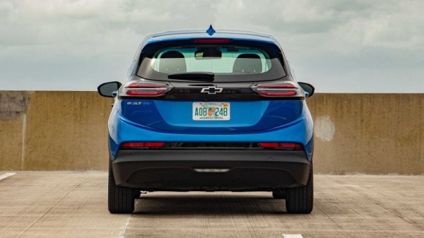 Электромобиль Chevrolet Bolt вернется и будет стоить менее 2 479 200 руб. 