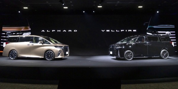 Минивэны Toyota Alphard и Vellfire: новое поколение Минивэны Toyota Alphard и Vellfire: новое поколение