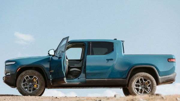 В РФ приехал новый пикап с оригинальной внешностью и 4 моторами В РФ приехал новый пикап с оригинальной внешностью и 4 моторами