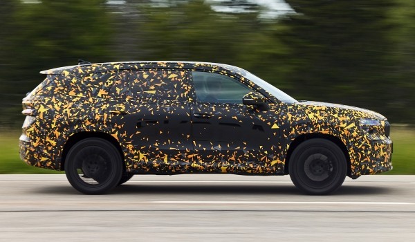 Новая Skoda Kodiaq: пока в камуфляже, но с подробностями Новая Skoda Kodiaq: пока в камуфляже, но с подробностями