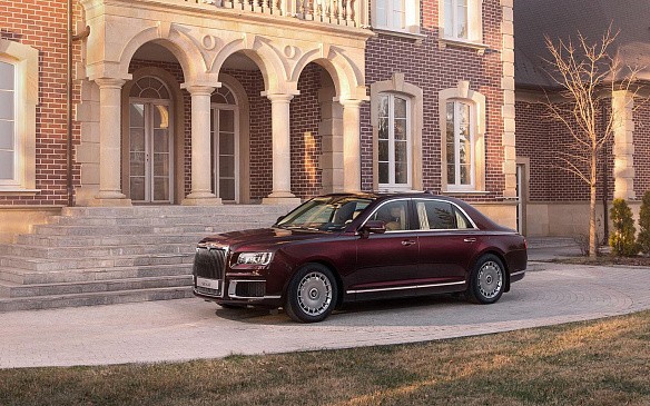 Компания Aurus продемонстрировала автомобиль и мотоцикл в рамках ПМЭФ Компания Aurus продемонстрировала автомобиль и мотоцикл в рамках ПМЭФ