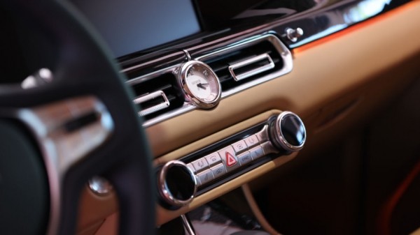 Компания Aurus продемонстрировала автомобиль и мотоцикл в рамках ПМЭФ Компания Aurus продемонстрировала автомобиль и мотоцикл в рамках ПМЭФ