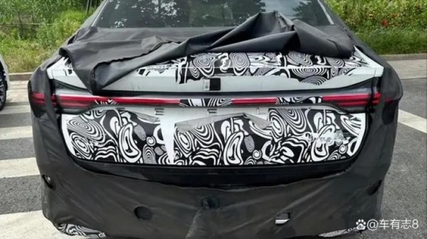 Компания Geely проводит испытания нового седана Preface Компания Geely проводит испытания нового седана Preface