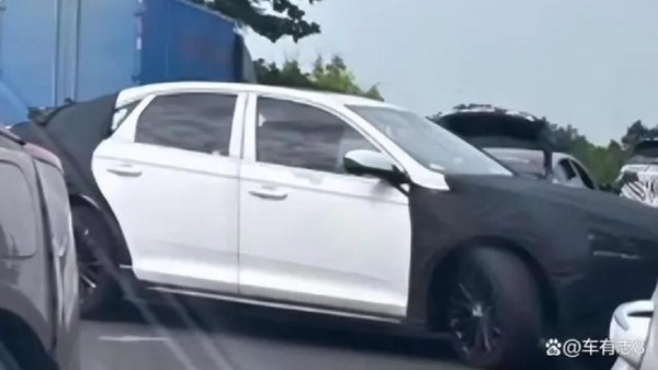 Компания Geely проводит испытания нового седана Preface Компания Geely проводит испытания нового седана Preface