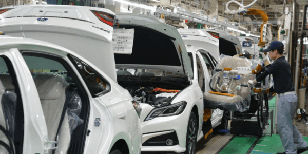 Производство автомобилей в России выросло на 33% в апреле 2023 года