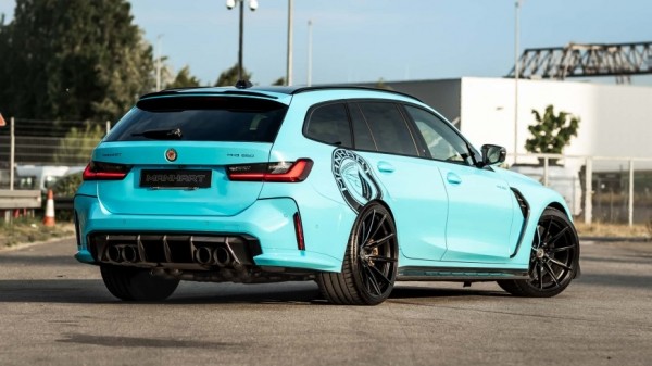 Тюнинг-ателье Manhart доработало BMW M3 Touring до 650 л.с. и покрасило универсал в ярко-синий оттенок