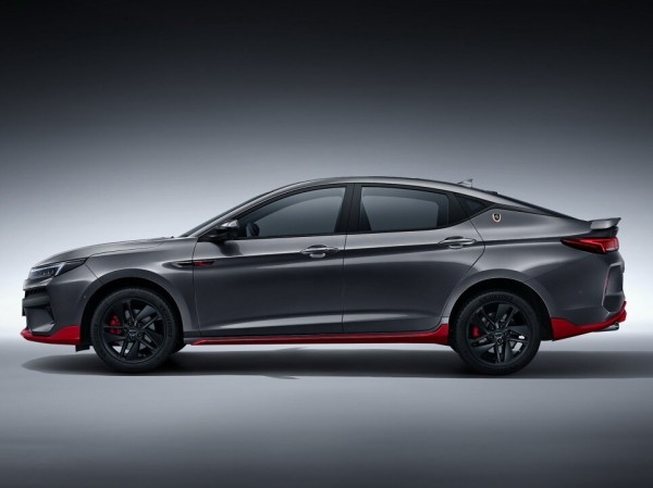 В Россию приехали лифтбеки Sehol Yao, которые станут новыми «Москвичами» В Россию приехали лифтбеки Sehol Yao, которые станут новыми «Москвичами»