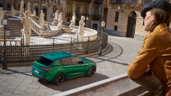 Все модели Alfa Romeo Giulia и Stelvio Quadrifoglio в честь 100-летия бренда распроданы Все модели Alfa Romeo Giulia и Stelvio Quadrifoglio в честь 100-летия бренда распроданы