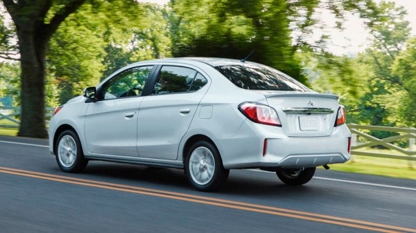 В Россию привезли новые японские седаны по цене LADA Vesta NG В Россию привезли новые японские седаны по цене LADA Vesta NG