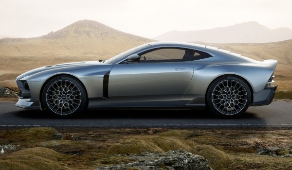 Aston Martin Valour предложил V12 с «механикой»