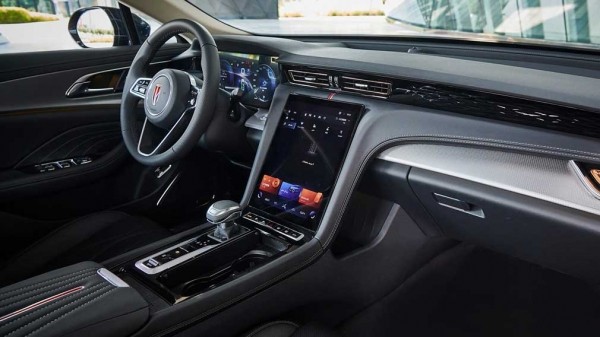 В РФ стартовали продажи седанов Hongqi H5 и кроссоверов Hongqi HS5 В РФ стартовали продажи седанов Hongqi H5 и кроссоверов Hongqi HS5