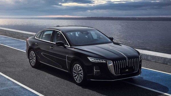 В РФ стартовали продажи седанов Hongqi H5 и кроссоверов Hongqi HS5 В РФ стартовали продажи седанов Hongqi H5 и кроссоверов Hongqi HS5