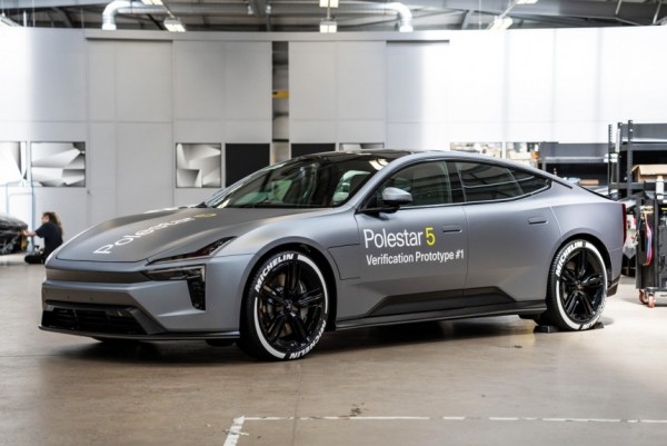 Большой седан Polestar 5 сбросил камуфляж Большой седан Polestar 5 сбросил камуфляж