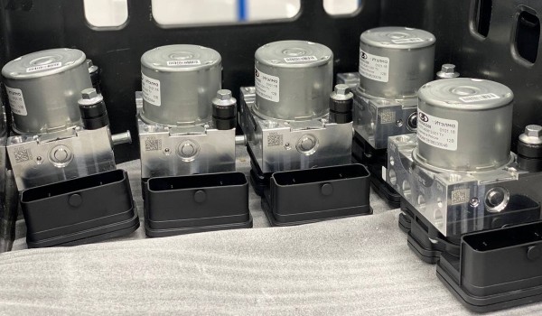 Дайджест дня: внедорожный GMC Canyon, российская АБС и другие события индустрии Дайджест дня: внедорожный GMC Canyon, российская АБС и другие события индустрии