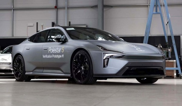 Большой седан Polestar 5 сбросил камуфляж Большой седан Polestar 5 сбросил камуфляж