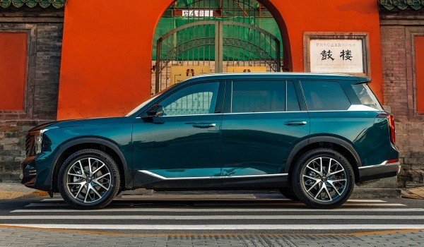 Кроссовер GAC GS8 второго поколения: цены в России Кроссовер GAC GS8 второго поколения: цены в России