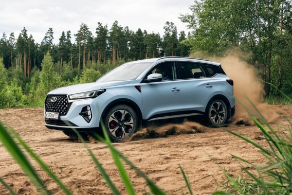 Chery Tiggo 7 в России: теперь с полным приводом Chery Tiggo 7 в России: теперь с полным приводом