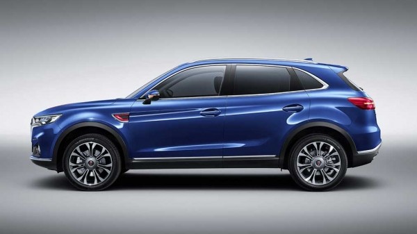 В РФ стартовали продажи седанов Hongqi H5 и кроссоверов Hongqi HS5 В РФ стартовали продажи седанов Hongqi H5 и кроссоверов Hongqi HS5