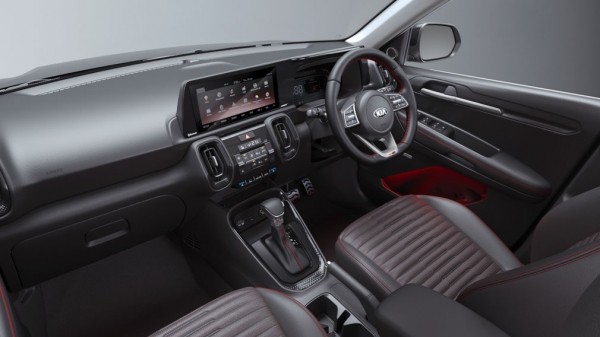 На рынке РФ появился новый кроссовер Kia за 2,68 млн рублей