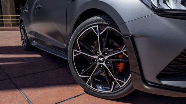 В России появилась новая модель Hyundai за 3,5 млн рублей