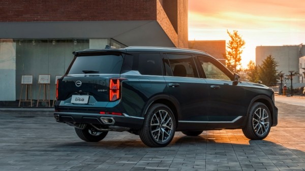 В РФ официально начались продажи нового кроссовера GAC GS8 В РФ официально начались продажи нового кроссовера GAC GS8