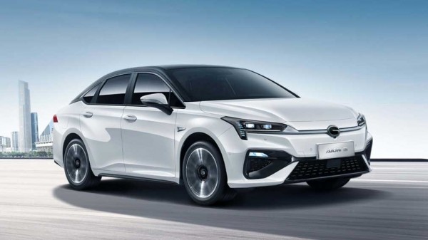 Дилеры привезли в Россию новый седан GAC Aion S