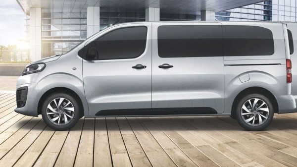 В РФ появился новый французский минивэн для большой семьи