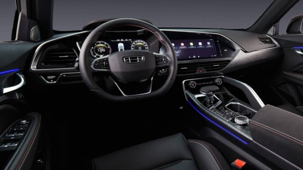 В РФ стартовали продажи купе-кроссовера Geely Tugella в новой бюджетной версии