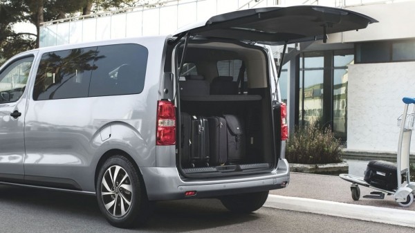 В РФ появился новый французский минивэн для большой семьи