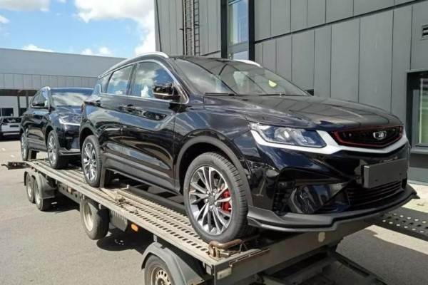 «Автобизнес»: национальный белорусский кроссовер BelGee X50 начали доставлять дилерам в Минске 