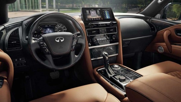 На российском рынке появились внедорожники Infiniti QX80
