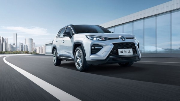 На рынке РФ появился новый кроссовер Toyota дешевле 4 млн рублей На рынке РФ появился новый кроссовер Toyota дешевле 4 млн рублей