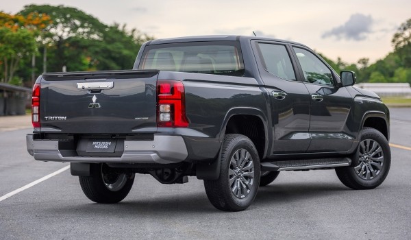 Представлен пикап Mitsubishi L200 шестого поколения Представлен пикап Mitsubishi L200 шестого поколения