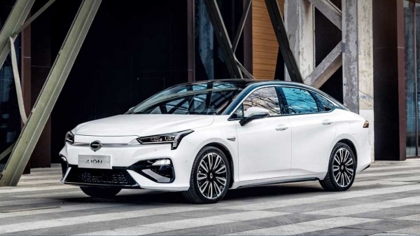 Дилеры привезли в Россию новый седан GAC Aion S