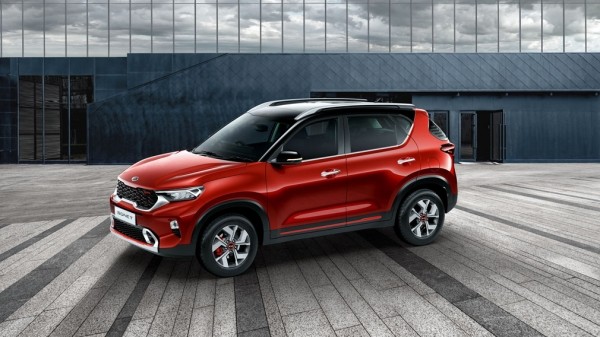 На рынке РФ появился новый кроссовер Kia за 2,68 млн рублей