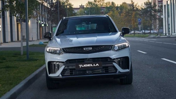 В РФ стартовали продажи купе-кроссовера Geely Tugella в новой бюджетной версии