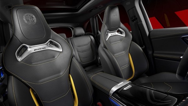 Дебютировал кроссовер Mercedes-AMG GLC в самой мощной гибридной версии