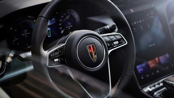 В РФ стартовали продажи седанов Hongqi H5 и кроссоверов Hongqi HS5 В РФ стартовали продажи седанов Hongqi H5 и кроссоверов Hongqi HS5