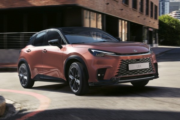 Дайджест дня: приветственный Lexus LBX, статистика Лады и другие события индустрии