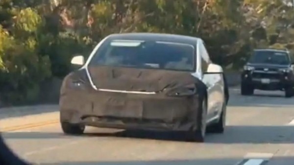 Обновлённую Tesla Mode 3 «Project Highland» сфотографировали во время тестов на шоссе Обновлённую Tesla Mode 3 «Project Highland» сфотографировали во время тестов на шоссе