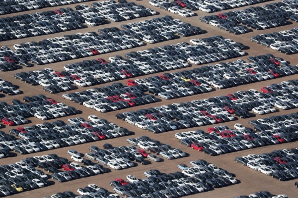 Средневзвешенная цена нового автомобиля в России стала больше на 12% в 1 полугодии 