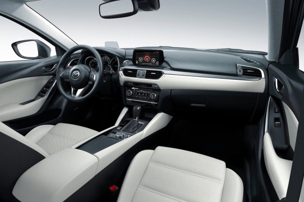 В России начались продажи седанов Mazda Atenza за 2,8 млн рублей В России начались продажи седанов Mazda Atenza за 2,8 млн рублей