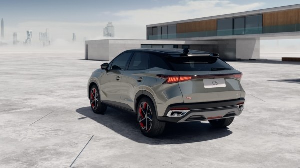 В России «народным голосованием» выберут новый дизайн кроссовера Omoda C5 В России «народным голосованием» выберут новый дизайн кроссовера Omoda C5