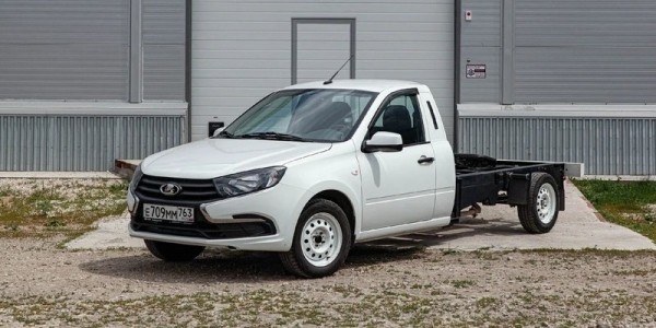 В России объявили старт продаж коммерческих грузовиков и тягачей на основе автомашин марки LADA
