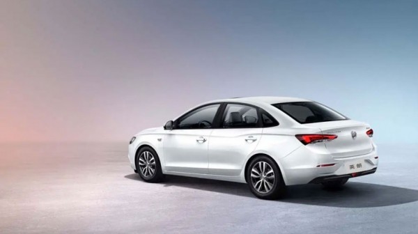 В России стартовали продажи седанов Buick Excelle стоимость 2,35 млн рублей В России стартовали продажи седанов Buick Excelle стоимость 2,35 млн рублей