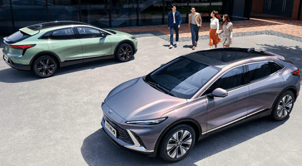 В России стартовали продажи седанов Buick Excelle стоимость 2,35 млн рублей В России стартовали продажи седанов Buick Excelle стоимость 2,35 млн рублей