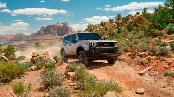 Компания Toyota представила обновленный Land Cruiser Prado 2024 года Компания Toyota представила обновленный Land Cruiser Prado 2024 года