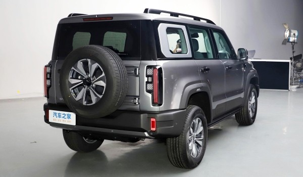 Представлен рамный внедорожник Beijing BJ40 второго поколения Представлен рамный внедорожник Beijing BJ40 второго поколения